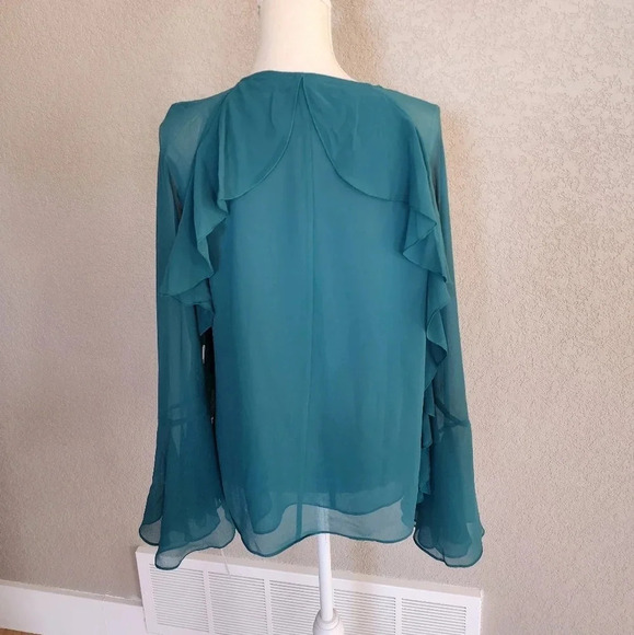 Chelsea ruffled long sleeve blouse size Medium  New with tags - Picture 10 of 11